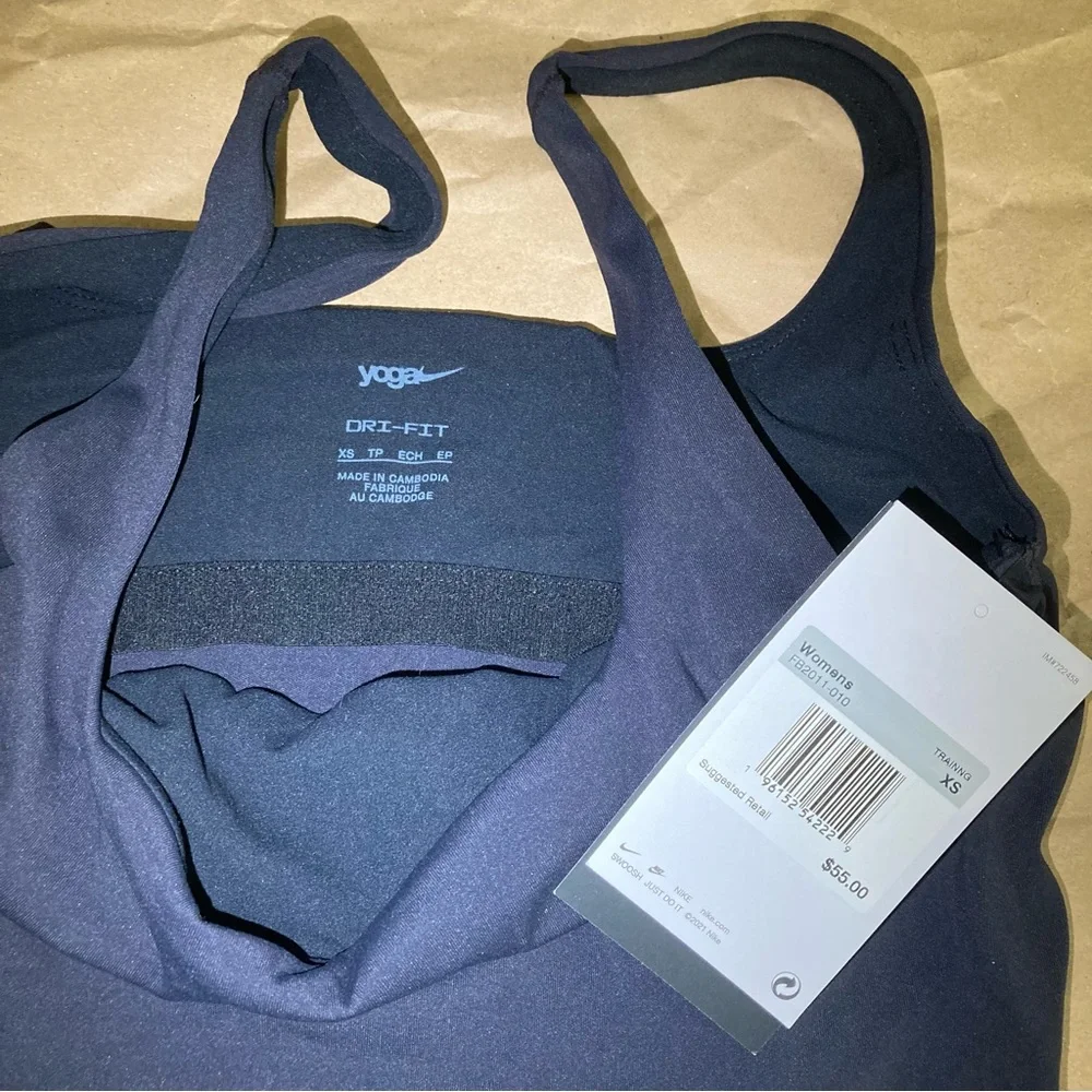 Nike top
